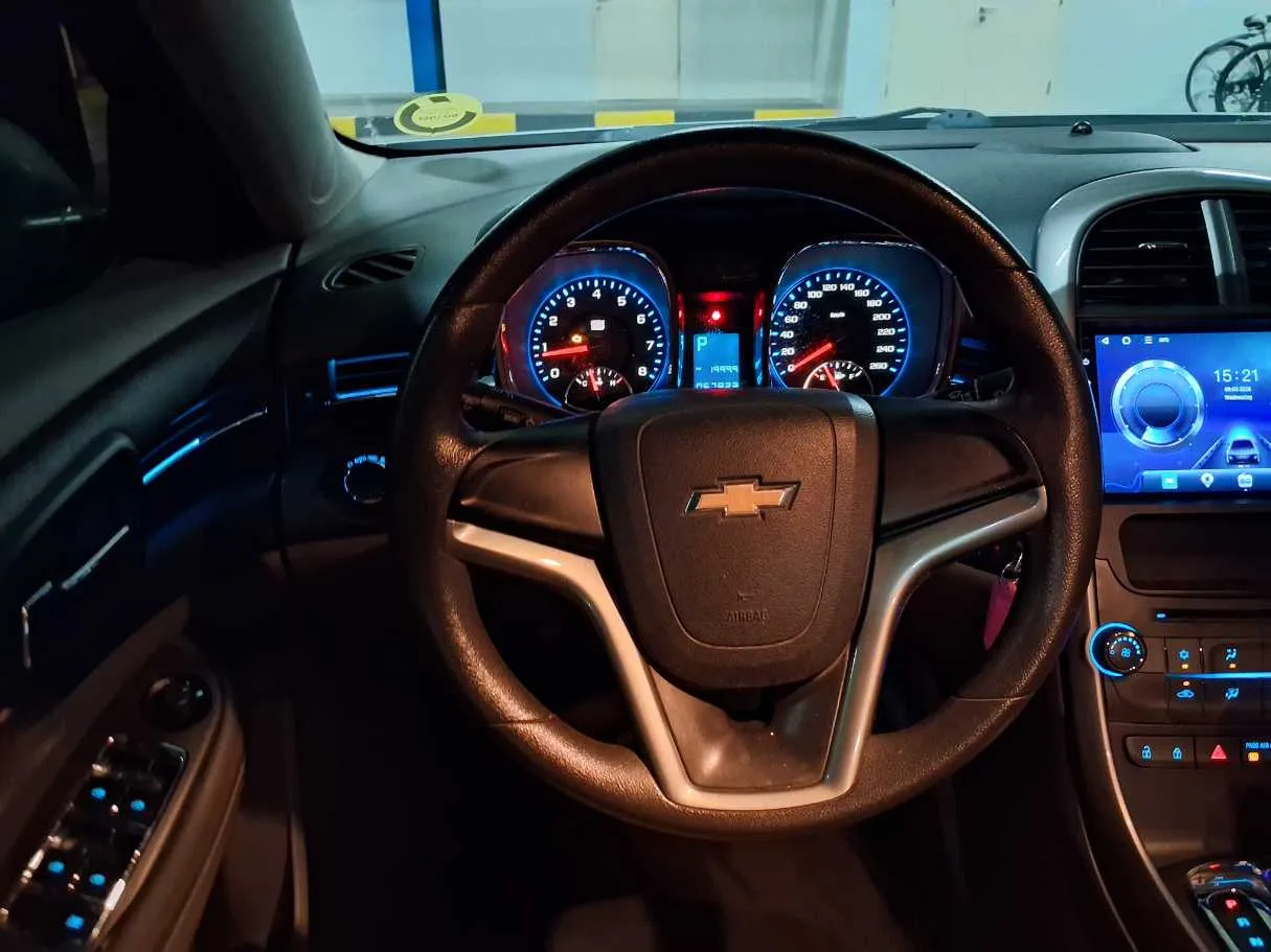 Car image 18