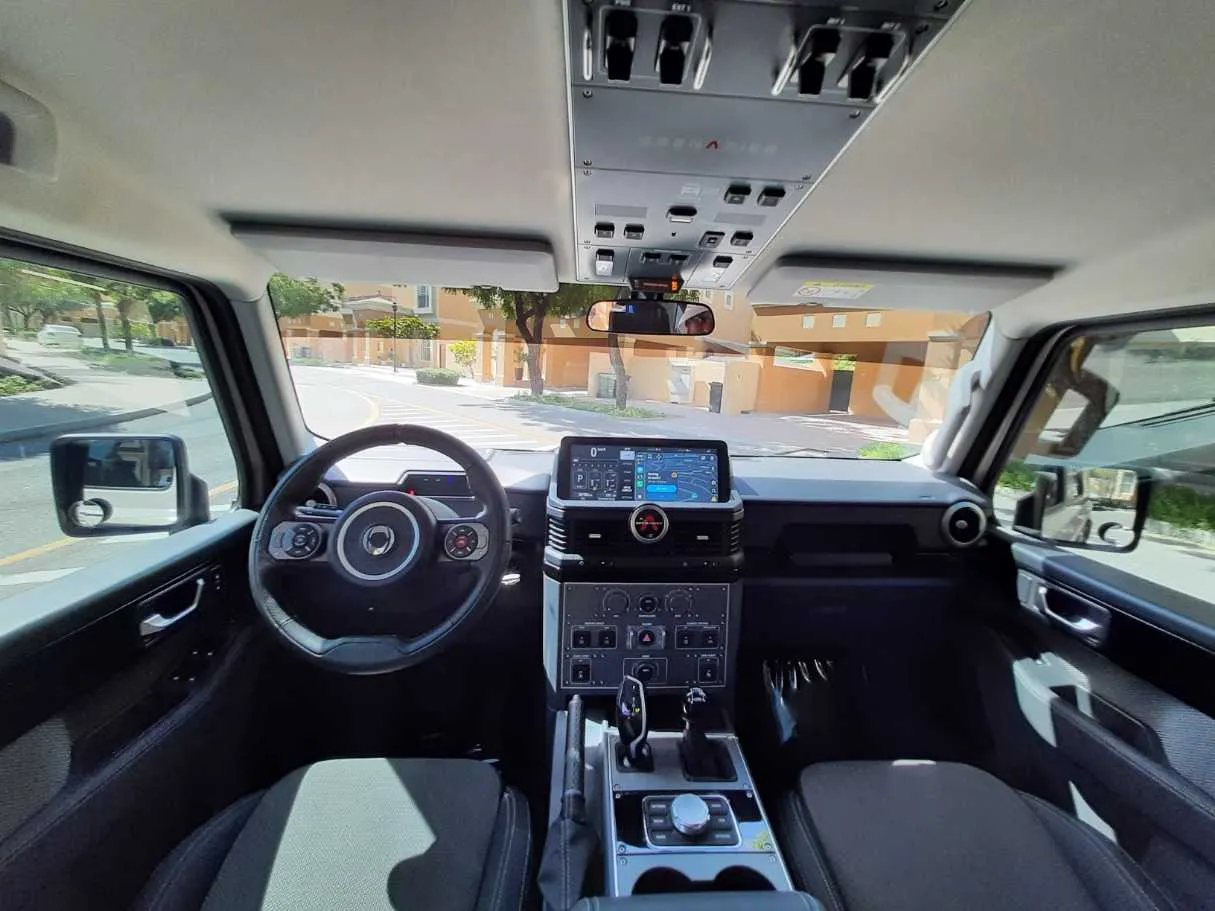 Car image 14