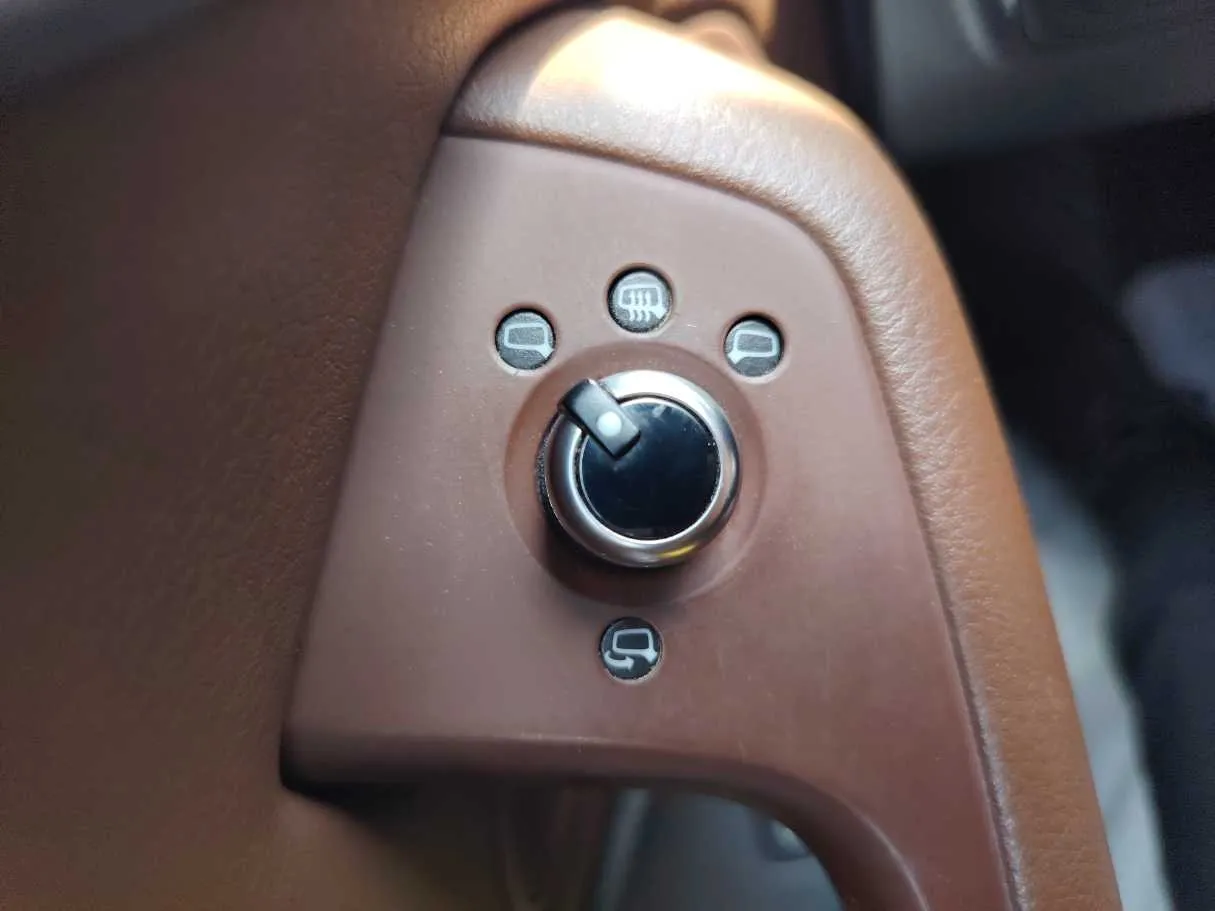 Car image 28