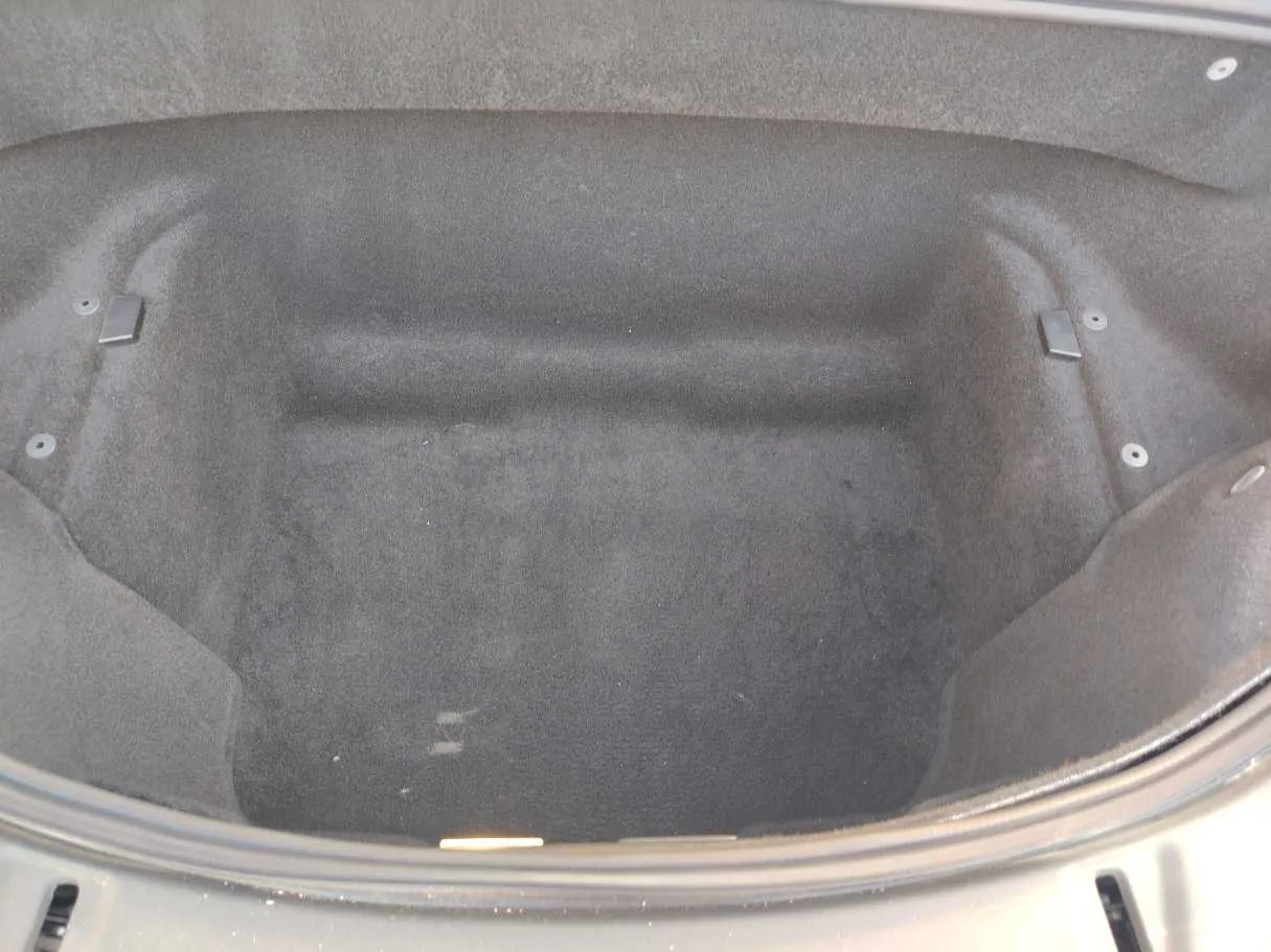 Car image 32