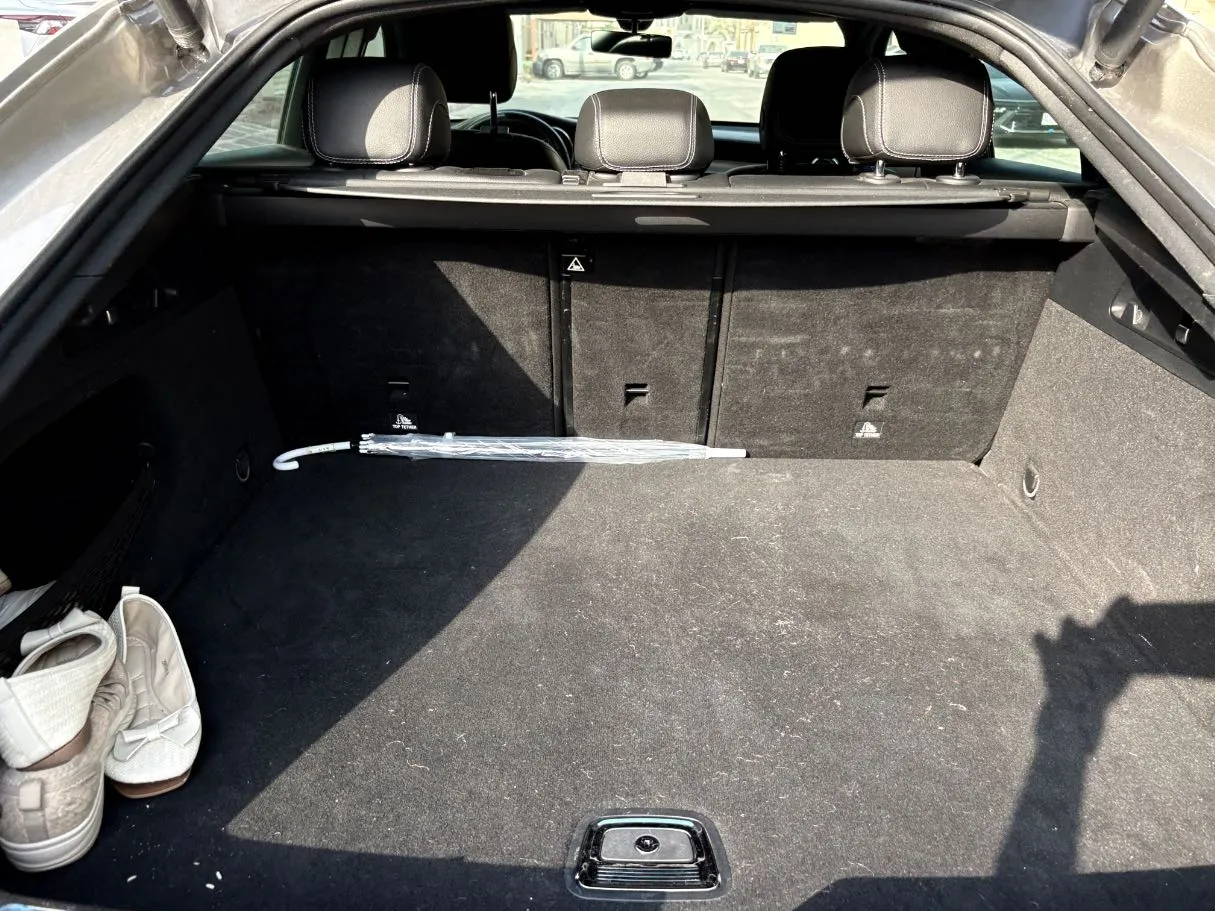 Car image 23