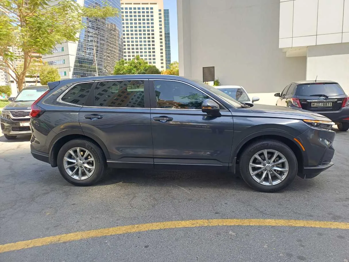 Car image 8