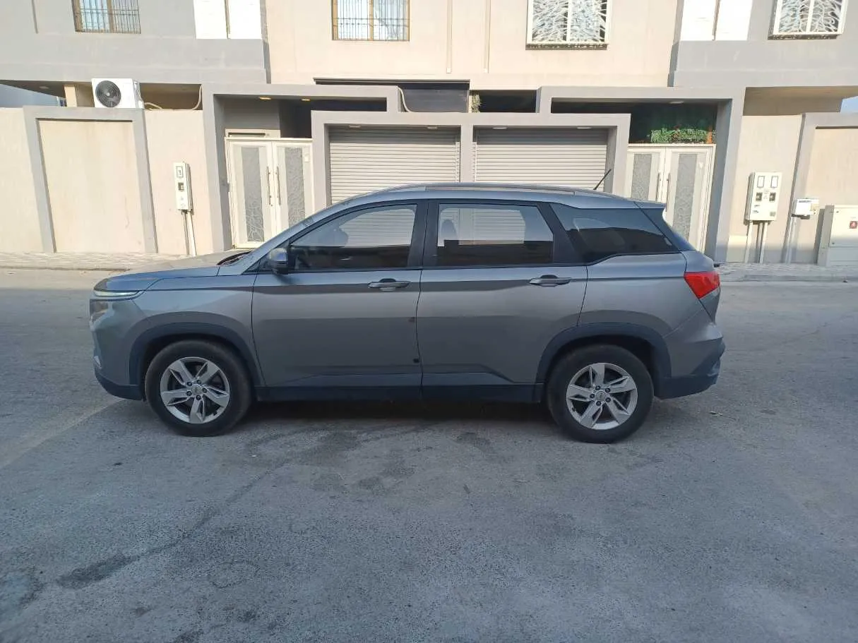 Car image 8