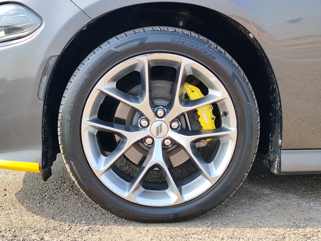 Car image 10