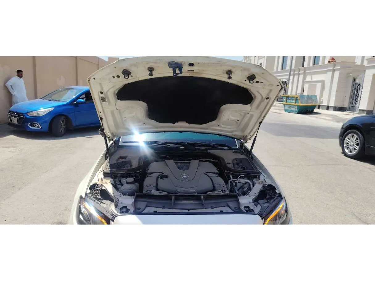 Car image 30