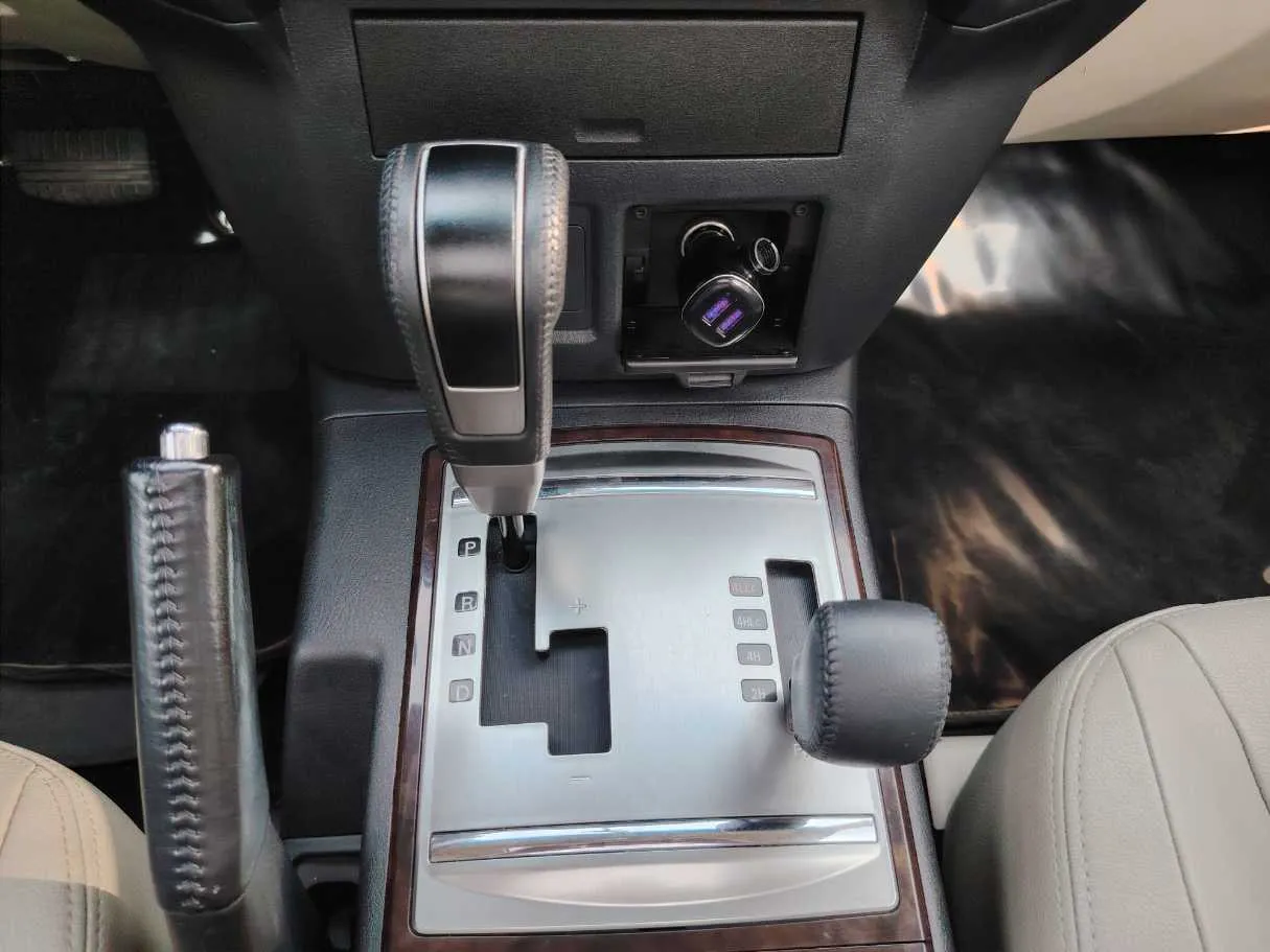 Car image 19