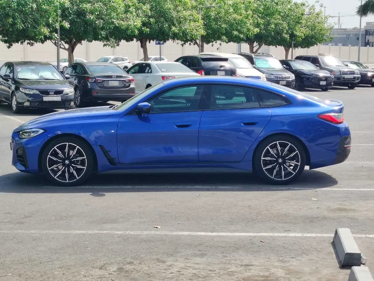 Car image 8