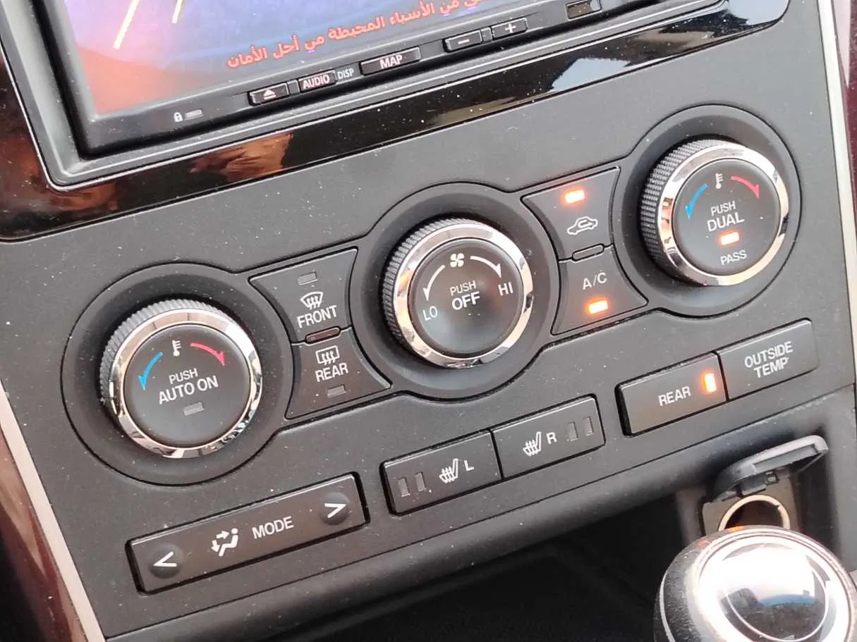 Car image 30