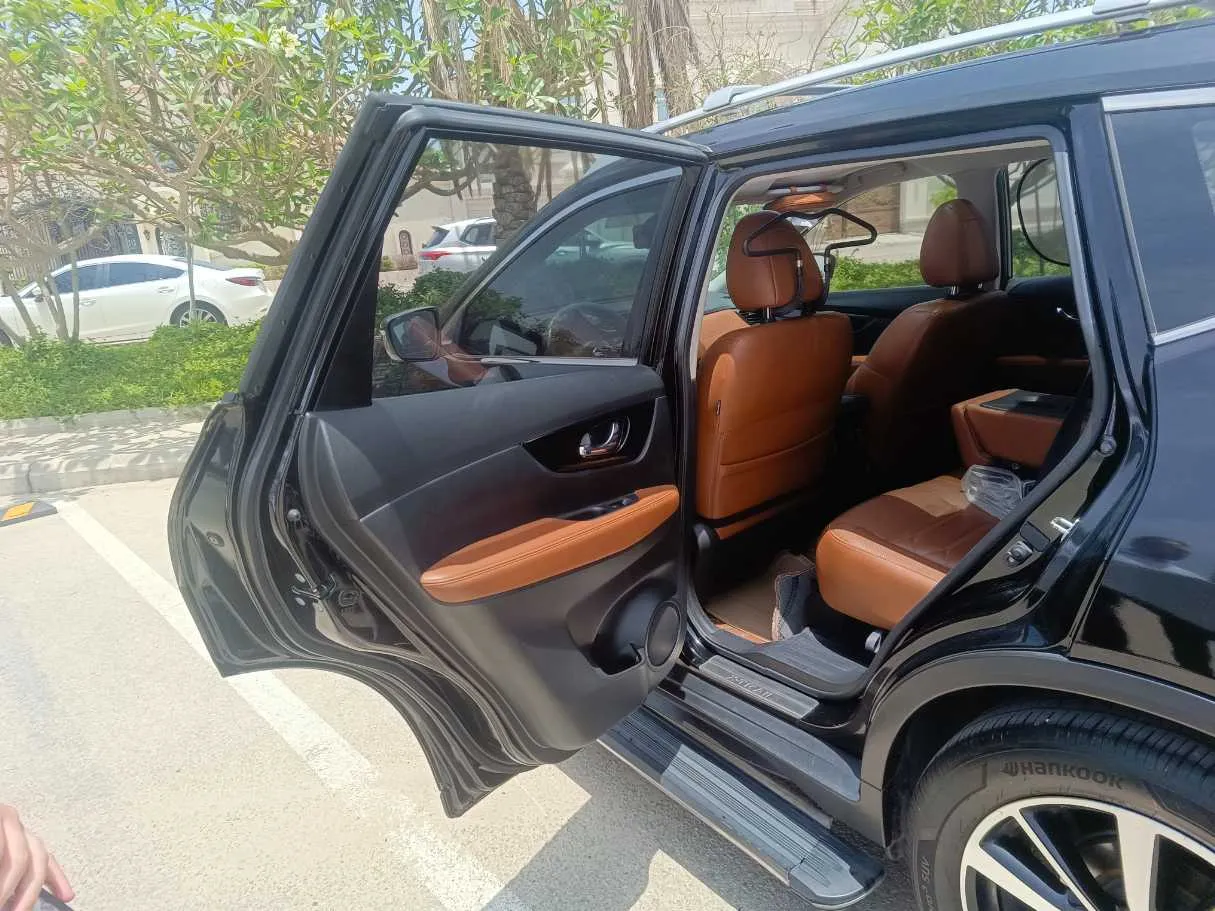 Car image 16