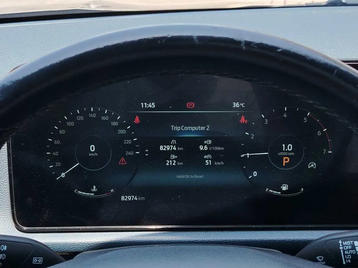 Car image 26