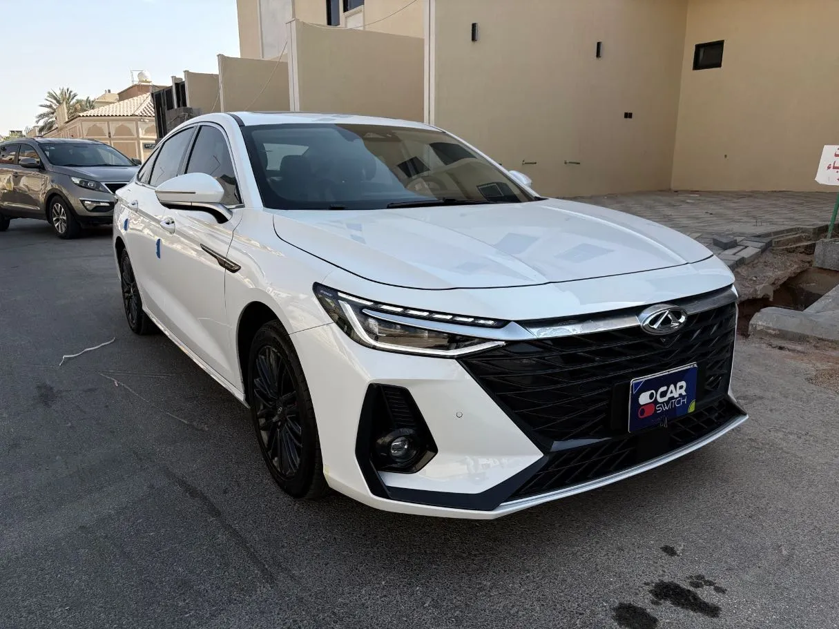 Car image 3