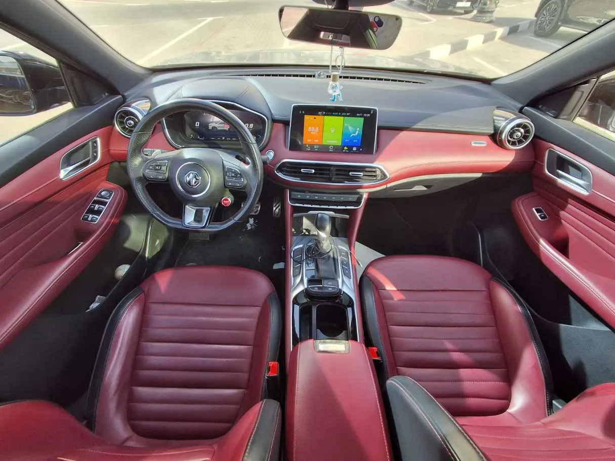 Car image 14