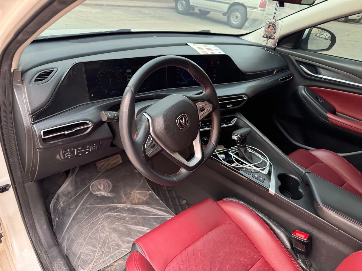 Car image 13