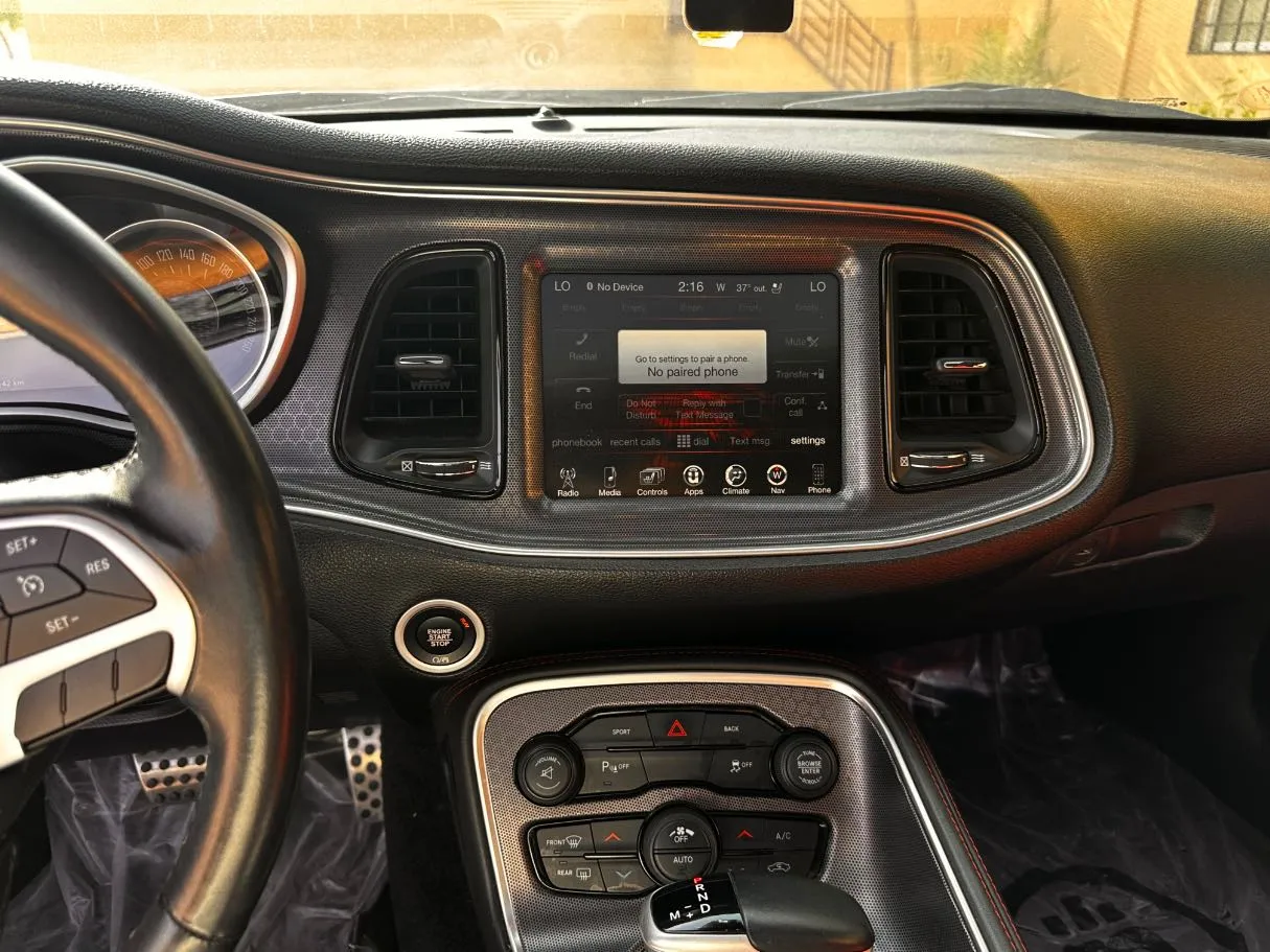 Car image 15