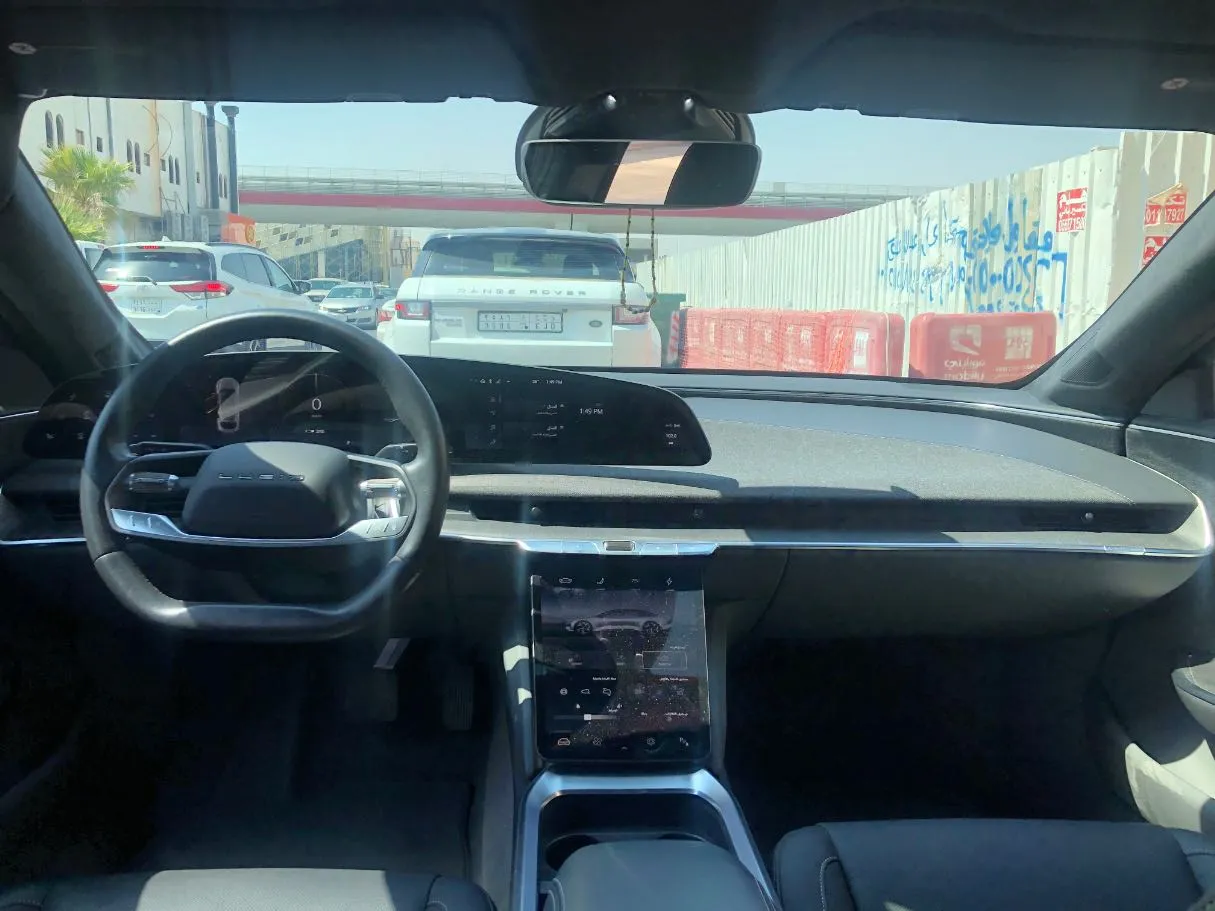 Car image 14