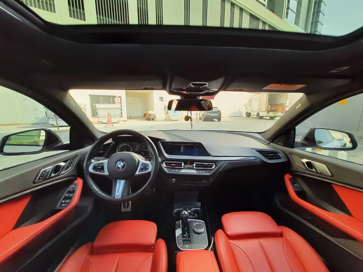 Car image 14