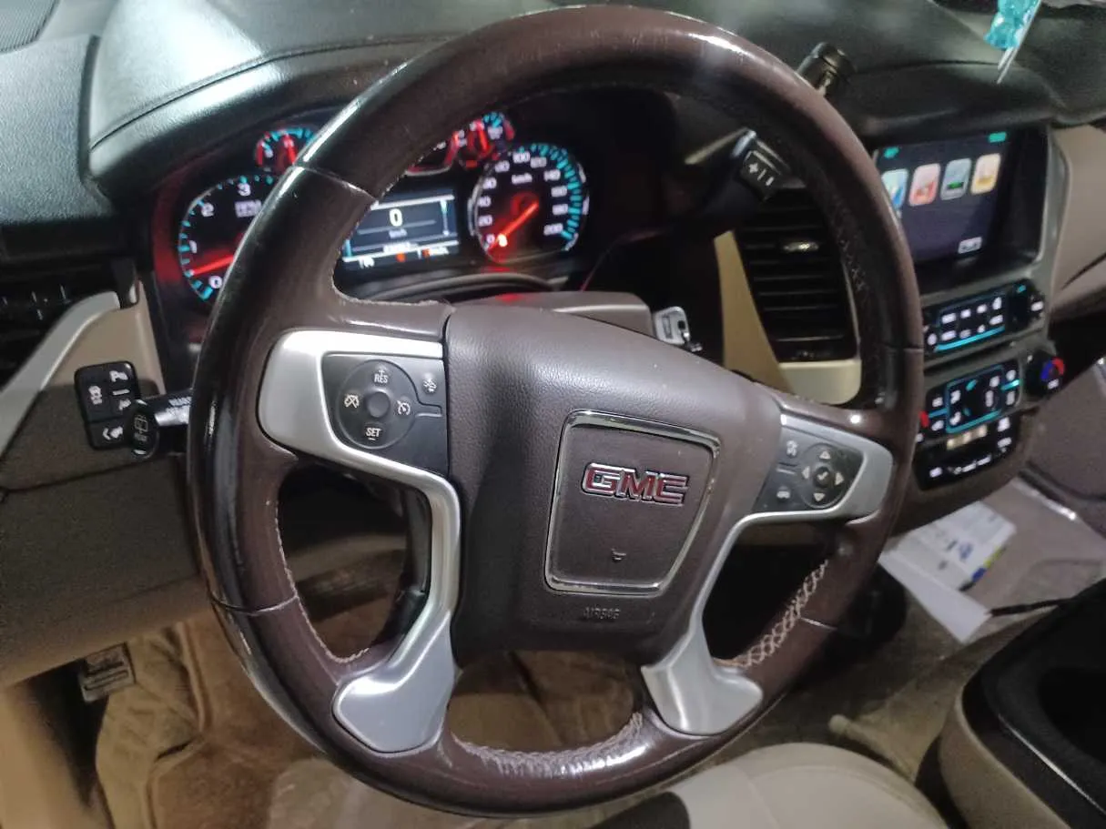 Car image 18