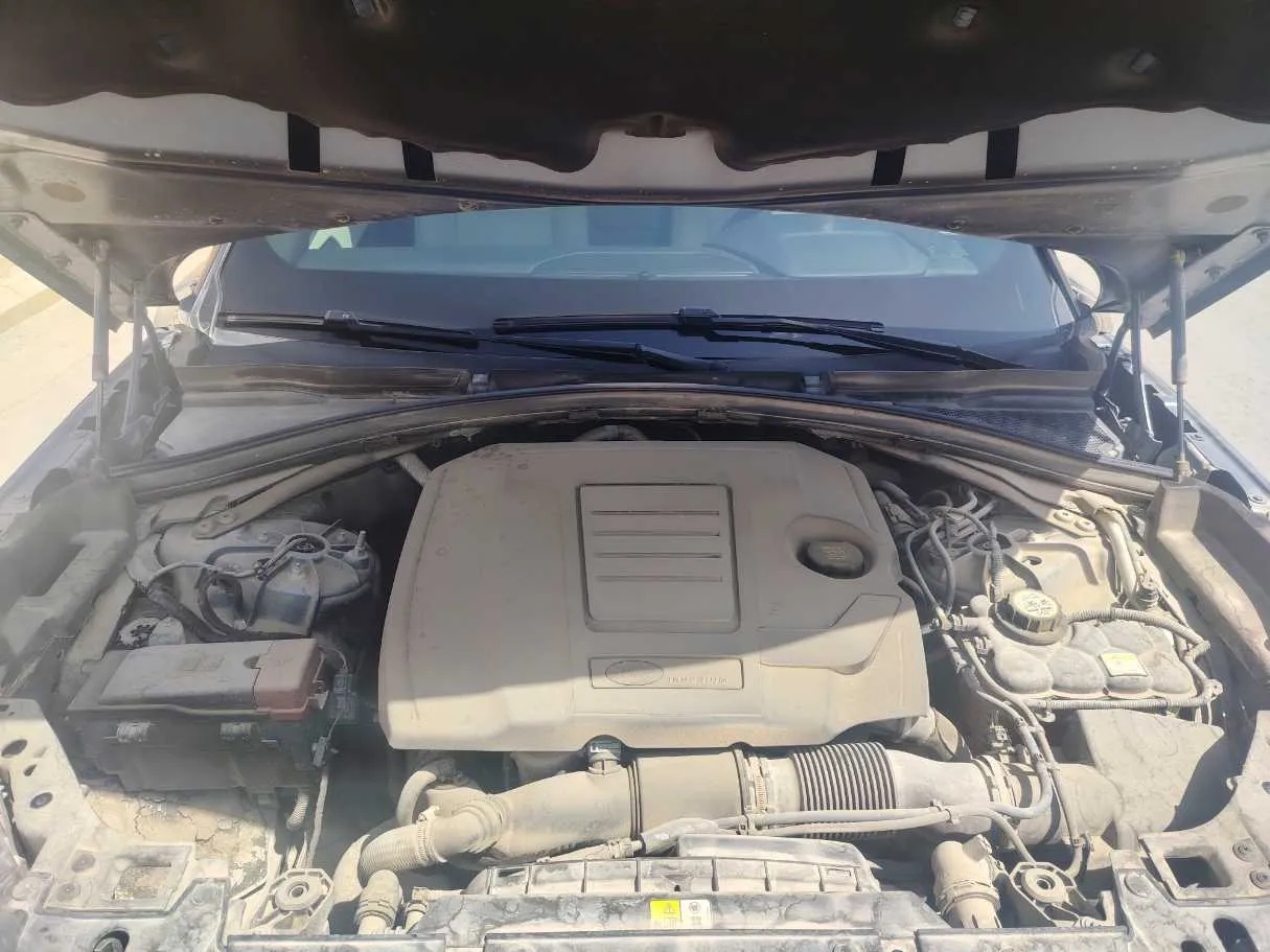 Car image 32