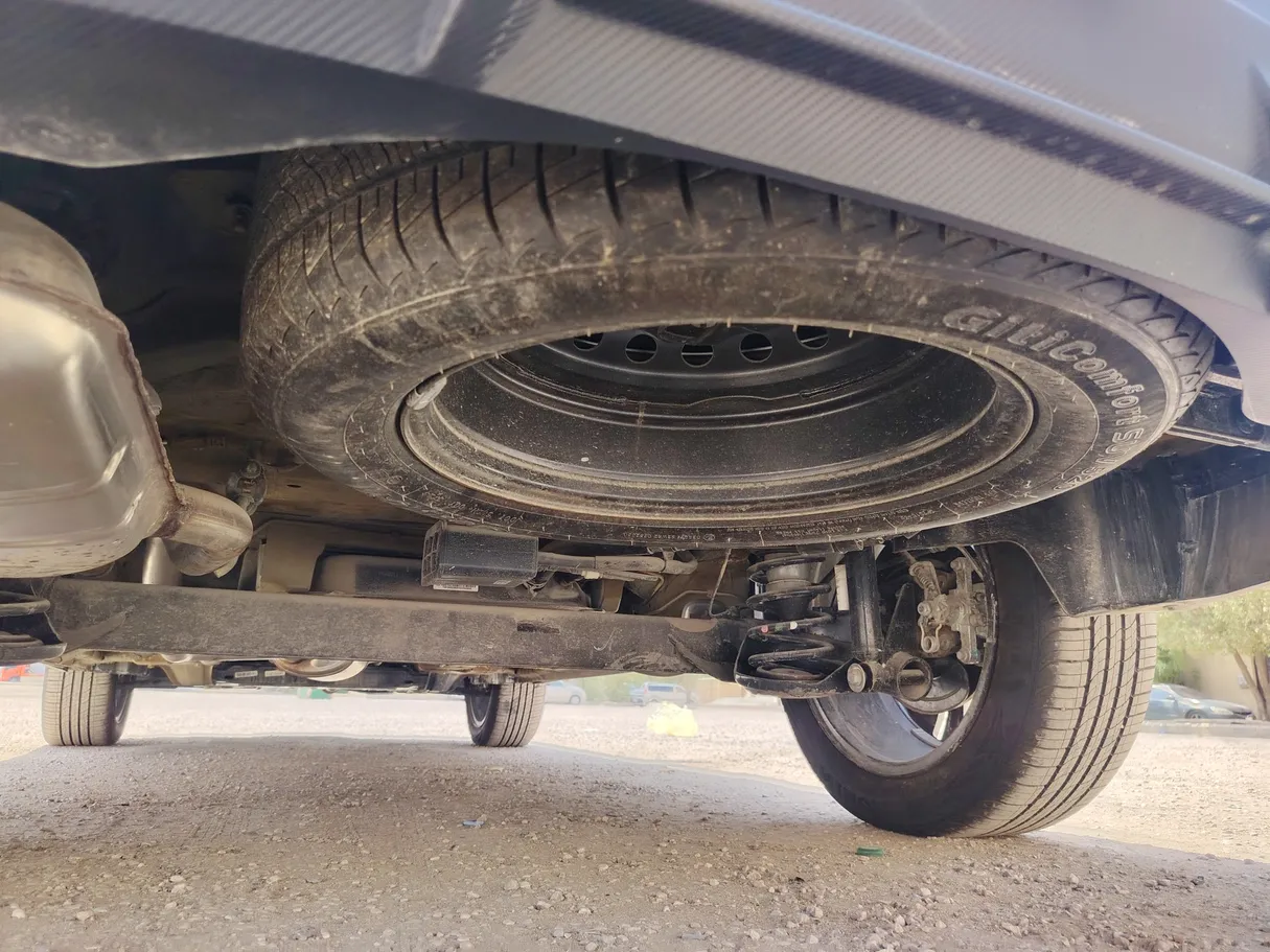 Car image 29