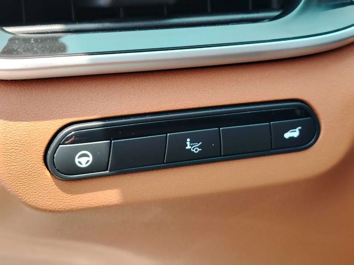 Car image 33