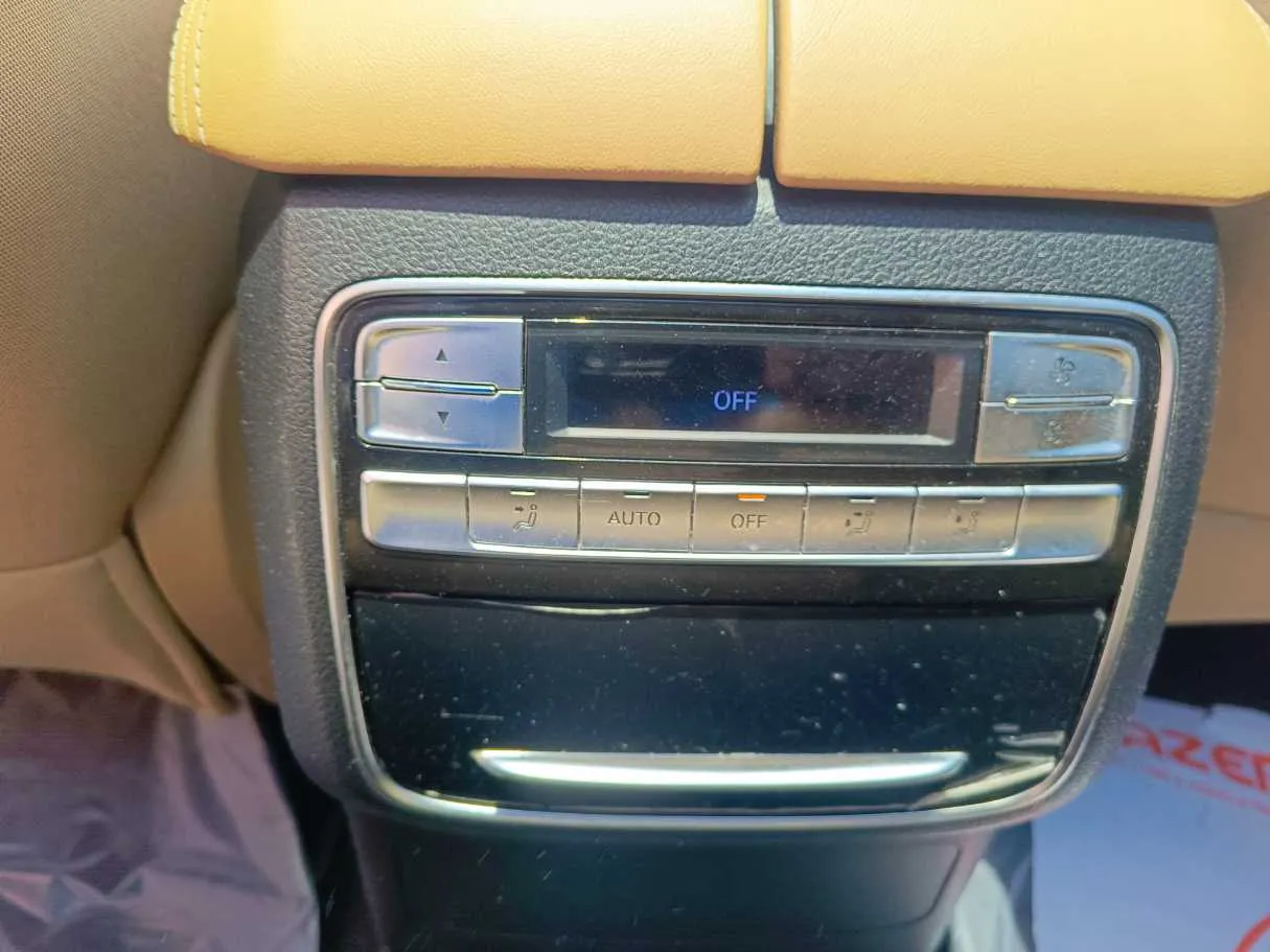 Car image 33