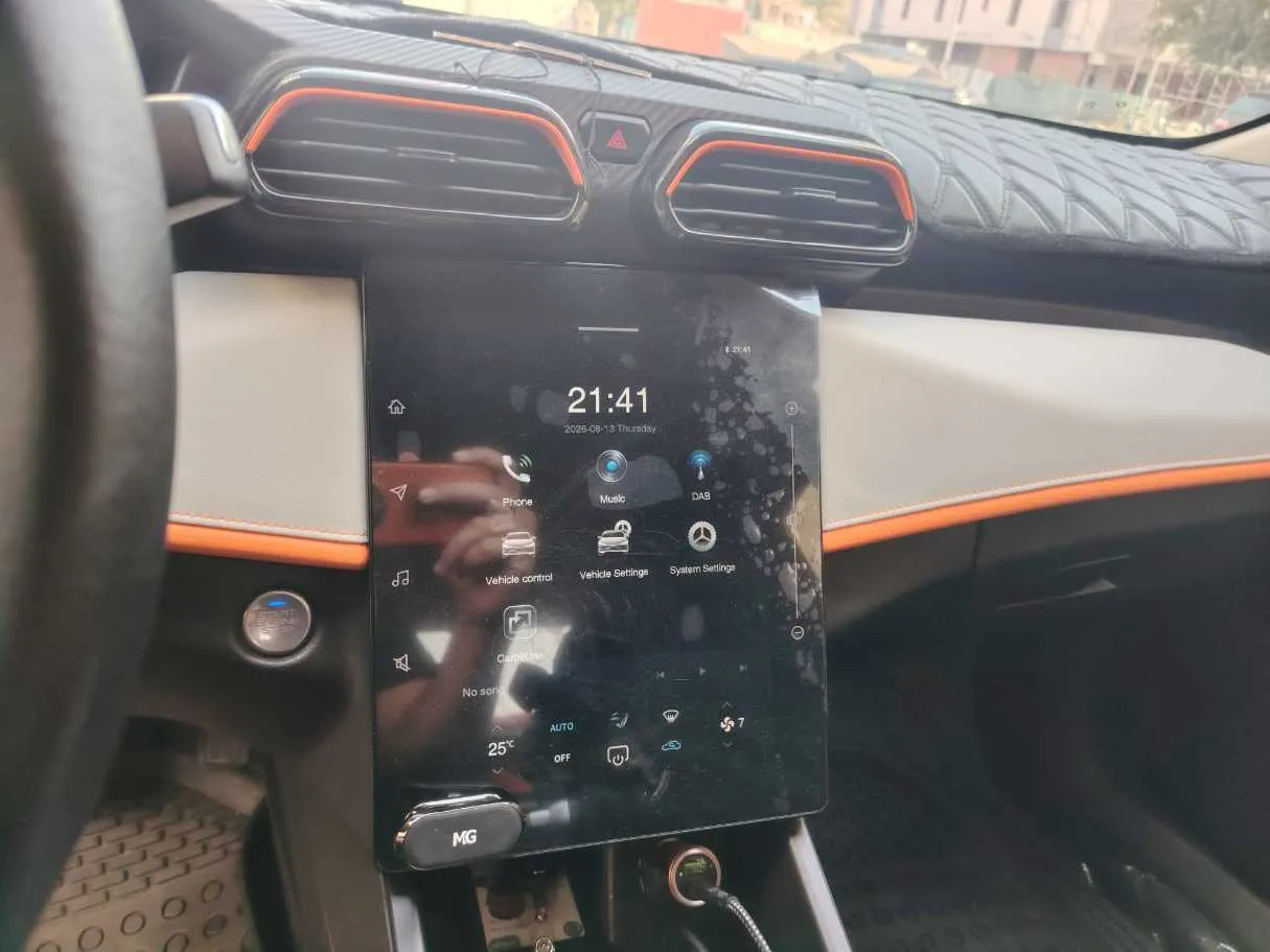 Car image 24