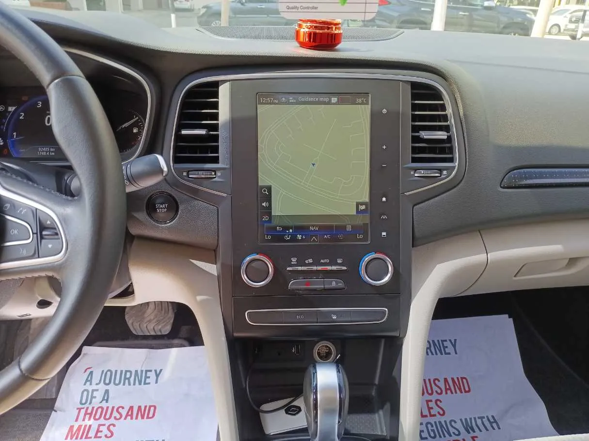 Car image 17