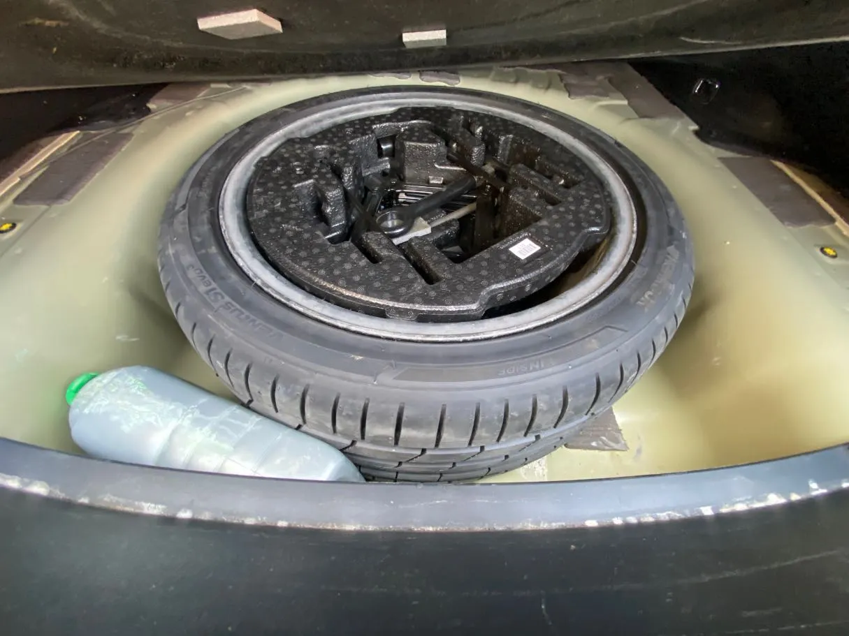 Car image 31