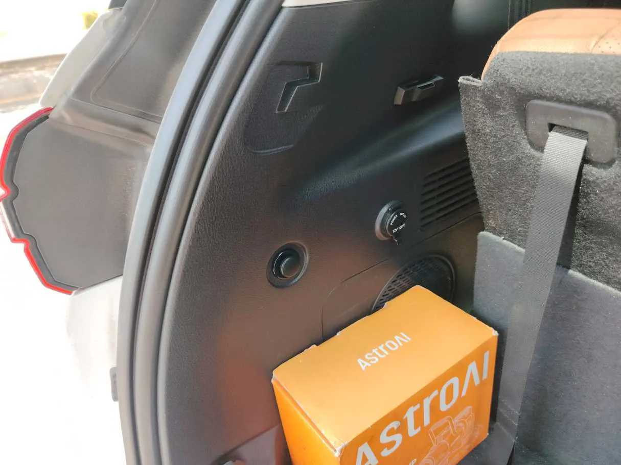 Car image 43