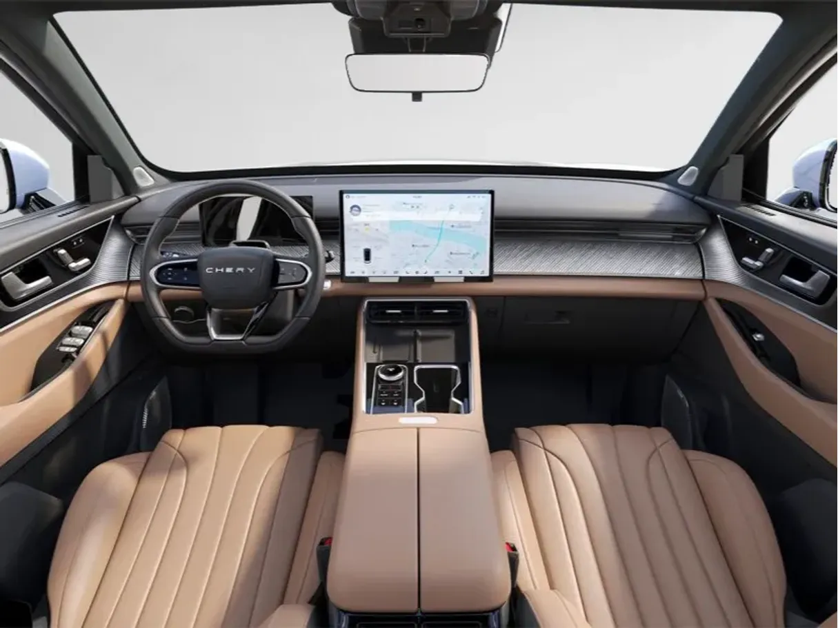 Car image 4