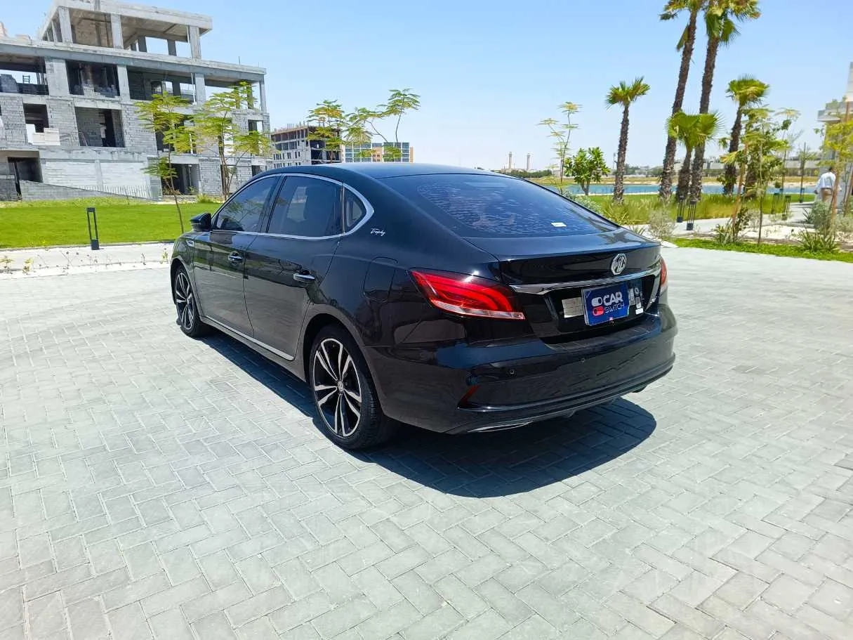 Car image 7