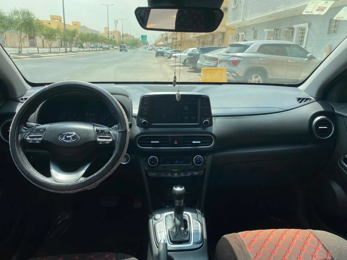 Car image 14