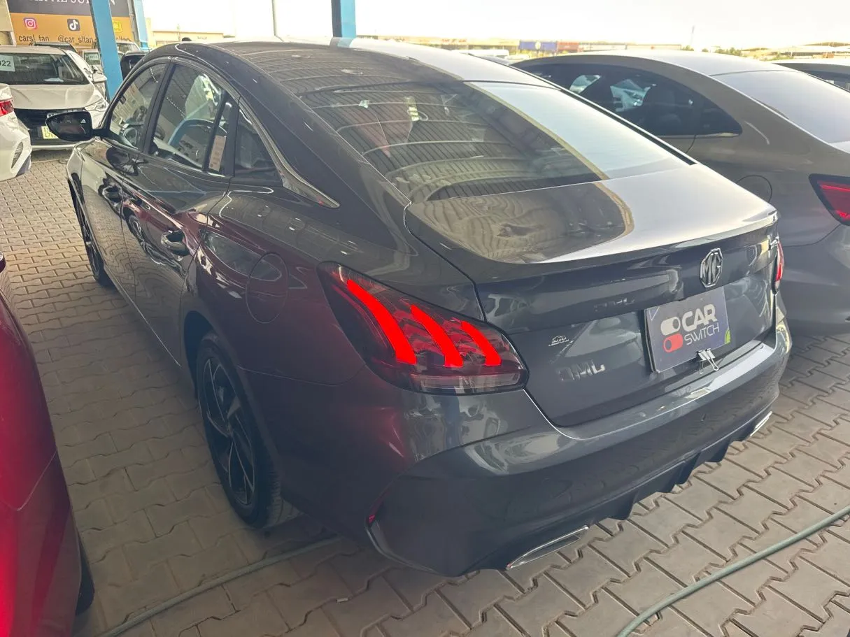 Car image 6