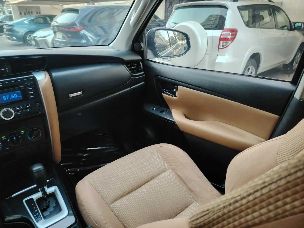 Car image 22