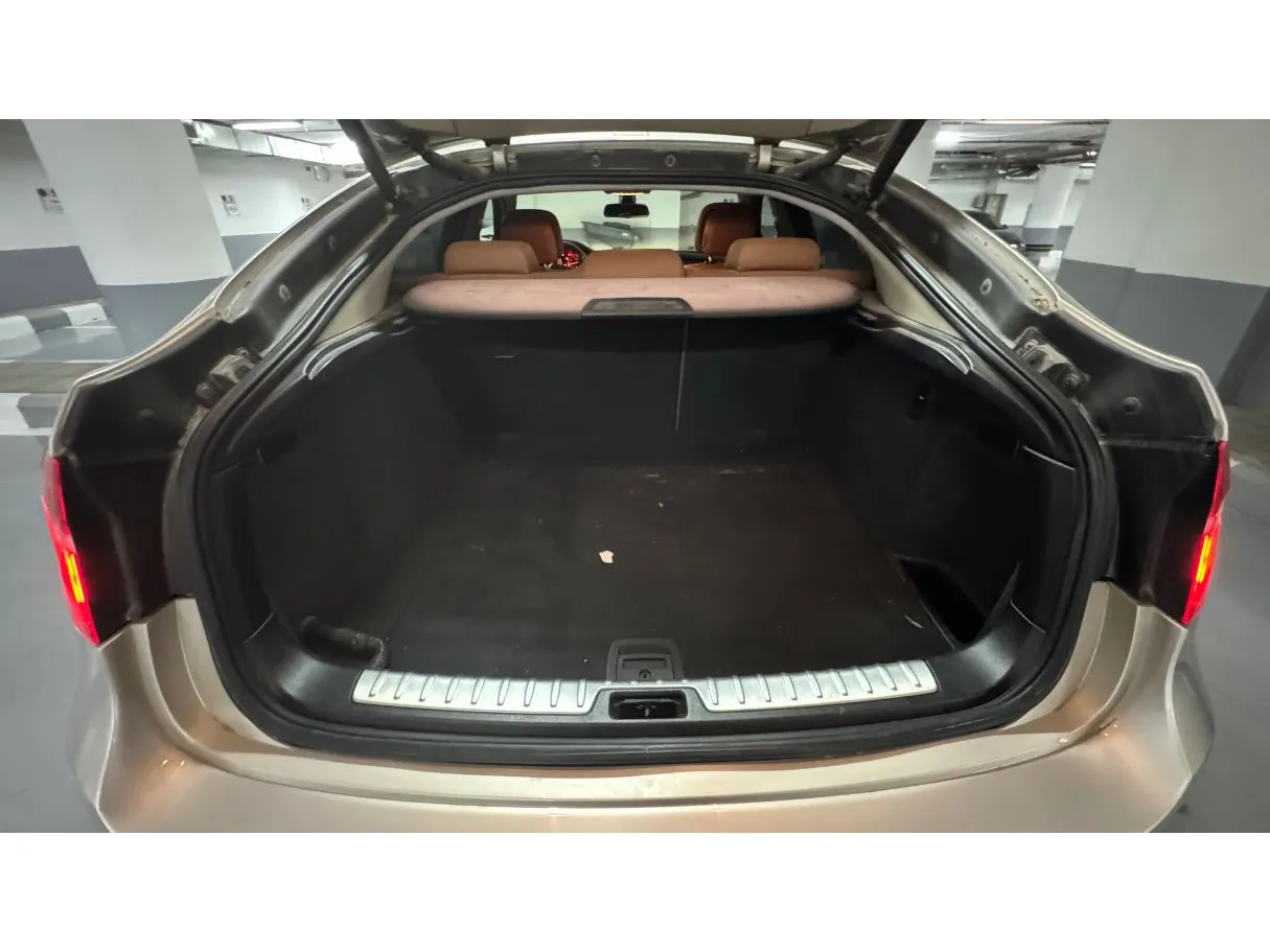 Car image 23