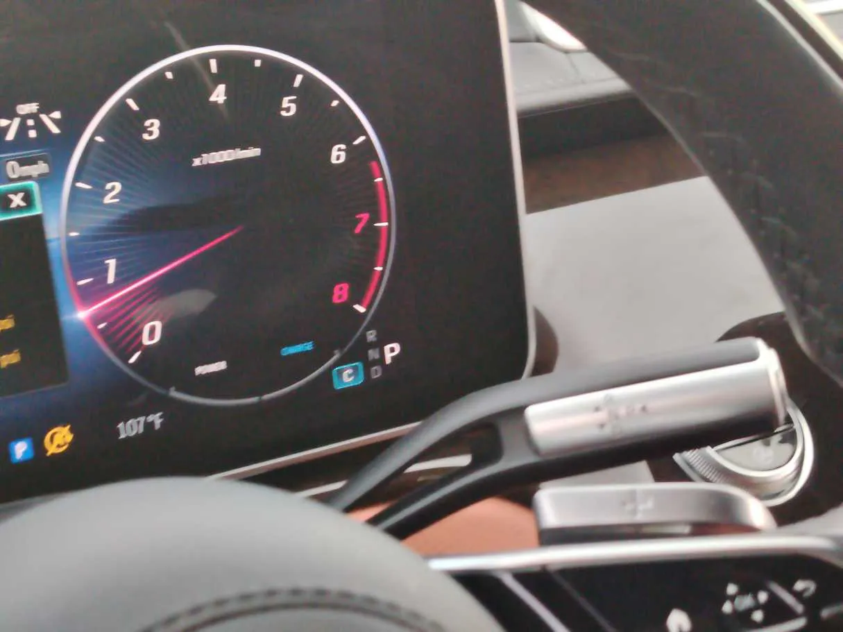 Car image 28
