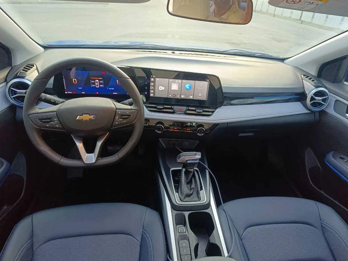 Car image 19