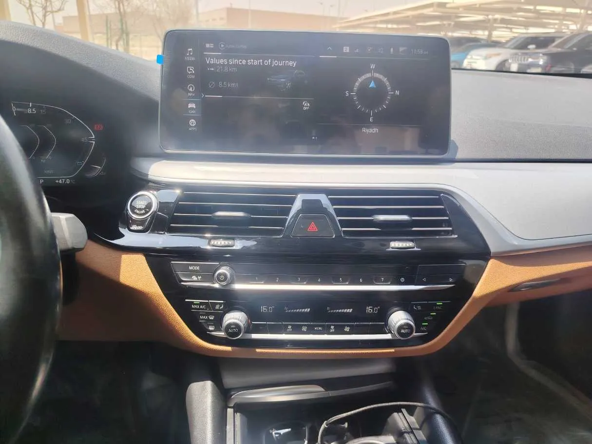 Car image 22