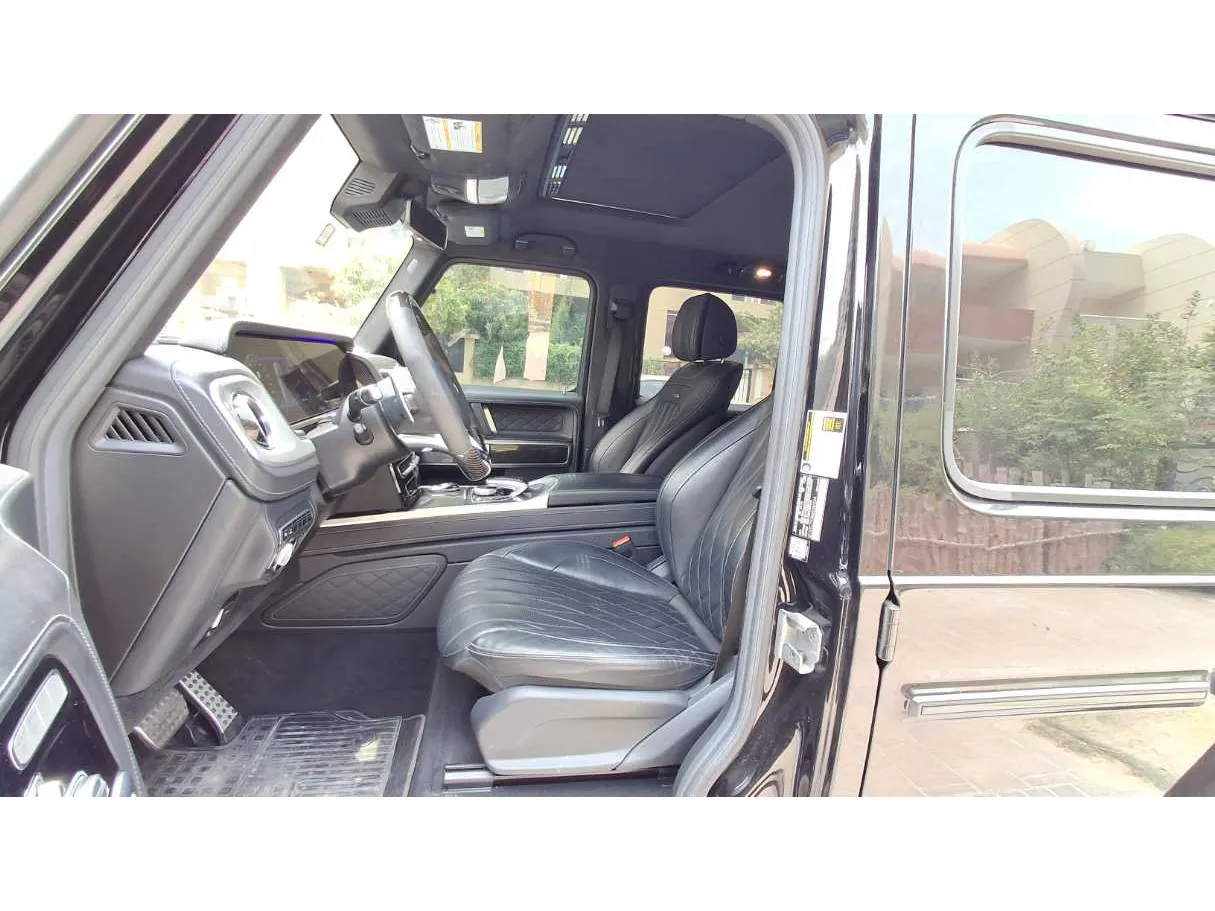 Car image 13