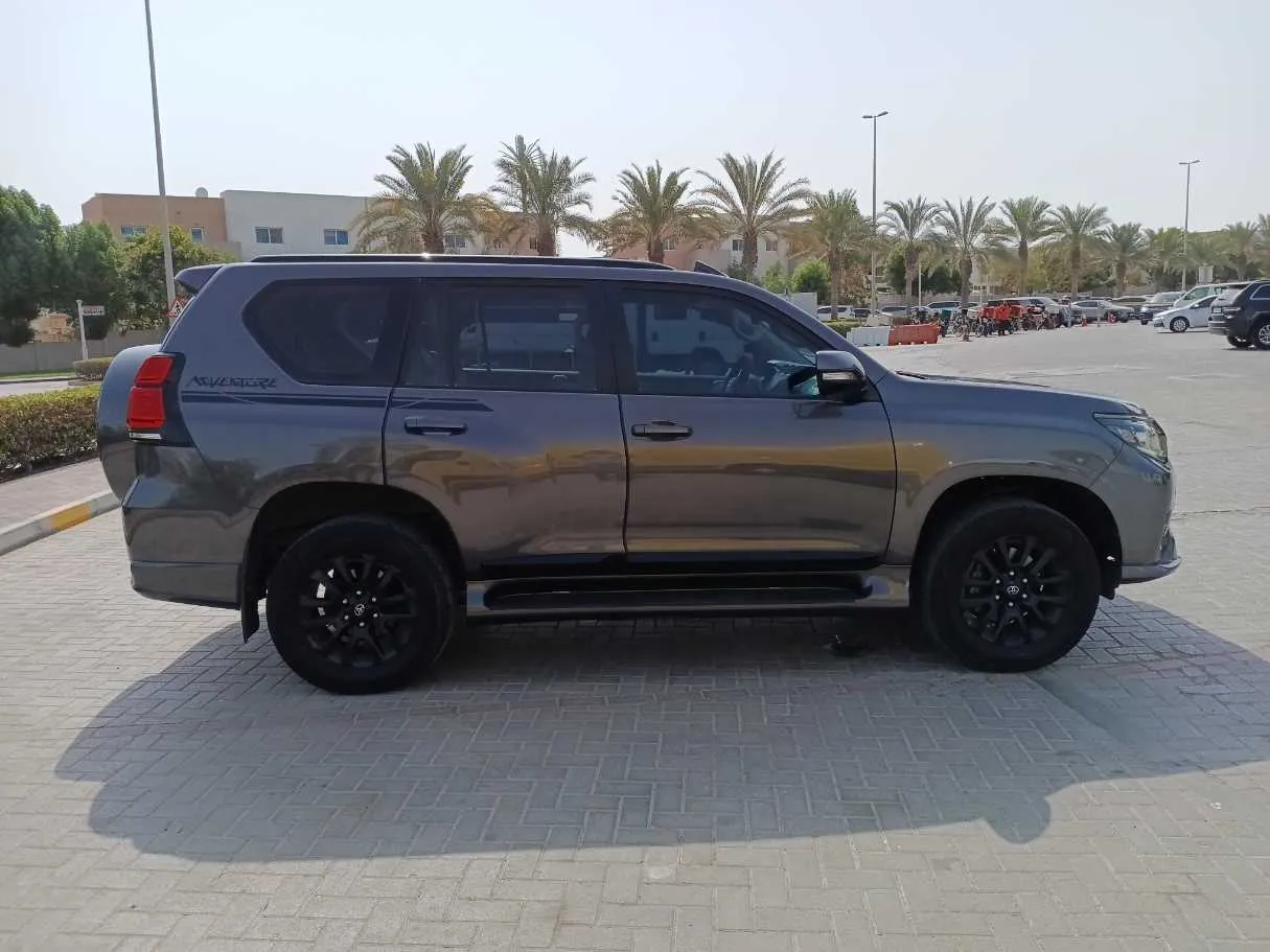 Car image 8
