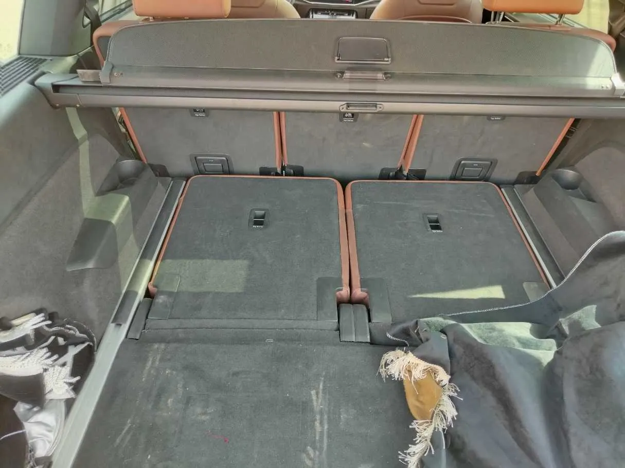 Car image 36
