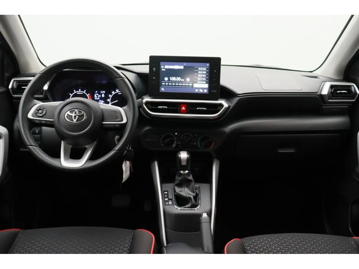 Car image 14