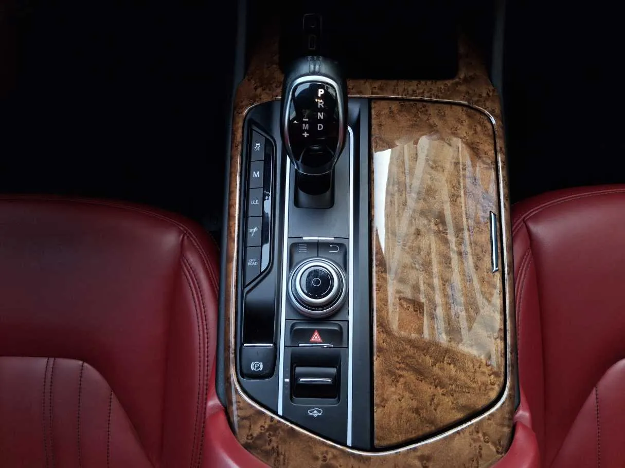 Car image 14