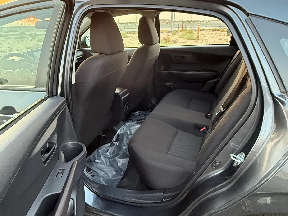 Car image 12