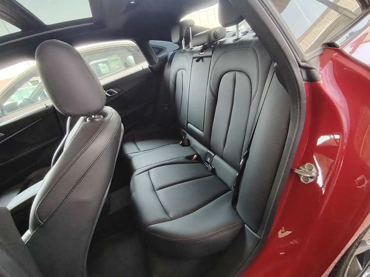 Car image 21
