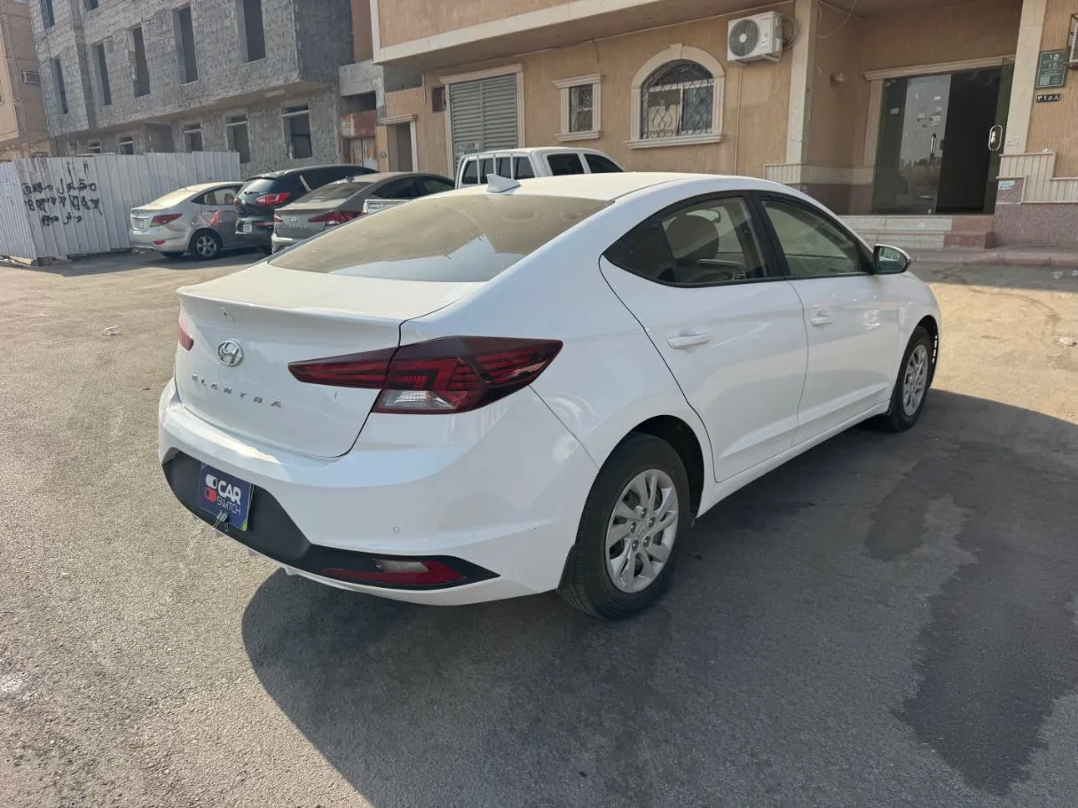 Car image 5