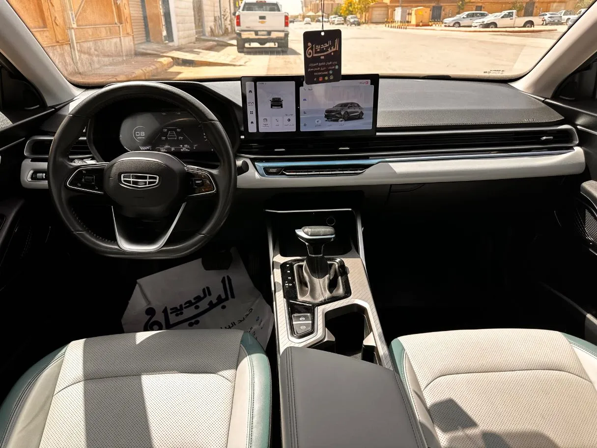 Car image 17