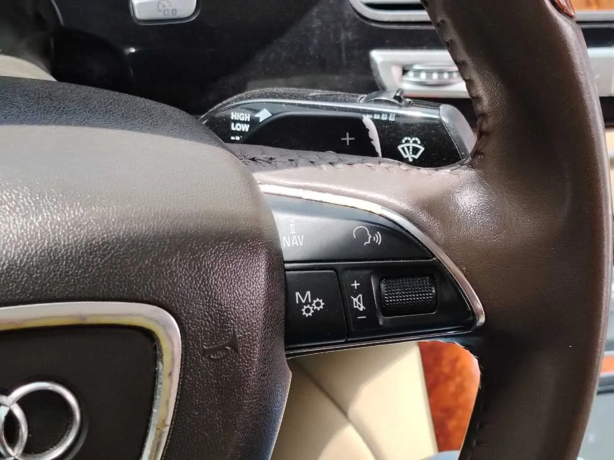 Car image 35