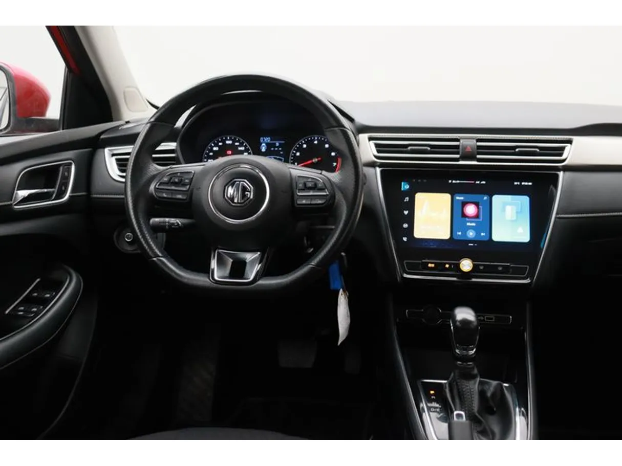 Car image 15