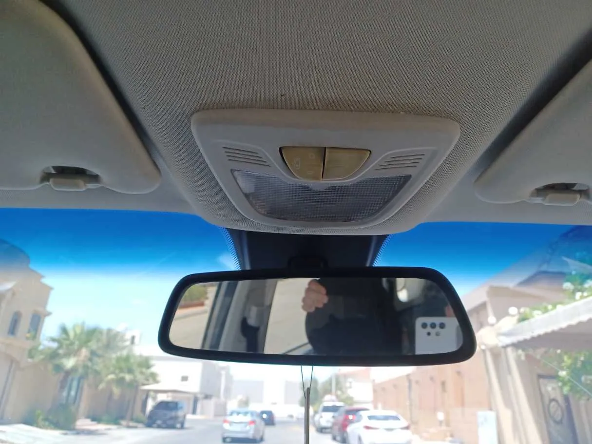 Car image 20